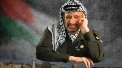 Photo of أمام ضريح الشهيد ” أبو عمار ”  في رام الله…إخلع نَعليكَ يا موسى!!!