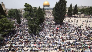 Photo of القدس : ( 100 ) ألف مصل في ثالث جمعة من رمضان وسط موجة حر شديدة تشهدها المدينة
